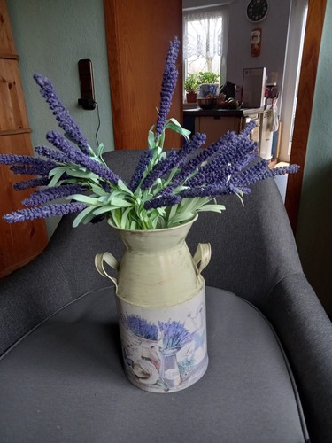 Vase mit lavendel - vase,