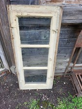 altes Holzfenster mit Rahmen, Sprossenfenster, Fenster, Dekoration