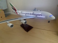 Emirates A380 Modell BELEUCHTET Maßstab 1:160.