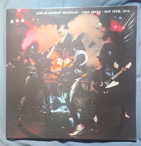 Kiss live in detroit - kiss,