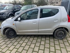 Motorhalter nissan pixo aus - pixo,