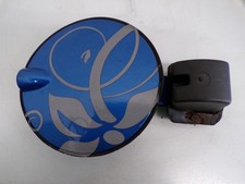 Tankdeckel 90387423 Opel Corsa B 3Tür Tankklappe Deckel Z291 Ardenblau *F85058*