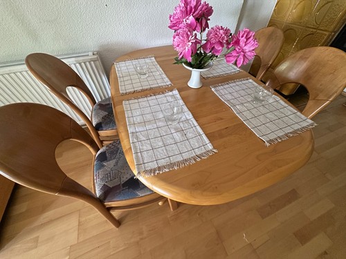 Massivholztisch mit - , 4