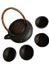 Teeset Kambodscha: Teekanne (ca. 0,5 l), 4 kleine Teeschalen, wenig benutzt