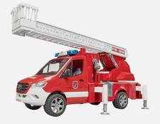 BRUDER 02673 MB Sprinter Feuerwehr mit Drehleiter, Pumpe und Light + Sound Modu