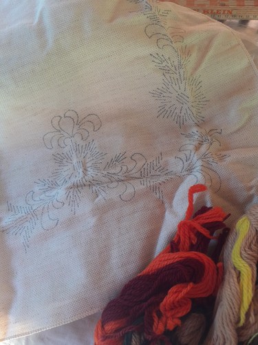 Unfertige tischdecke zum - tischdecke,