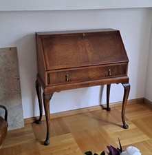 Zierlicher Damensekretär mit