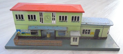 Blech bahnhof stations - bahnhof,