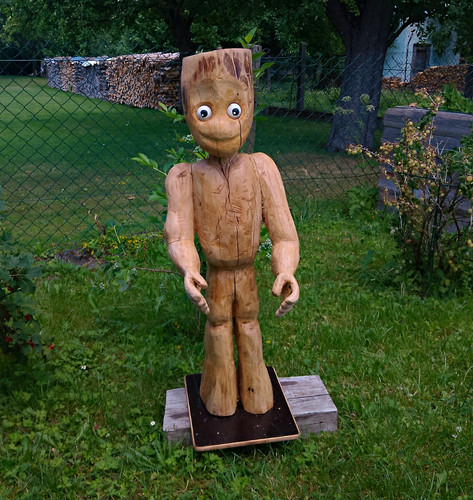 Handgeschnitzte holzfigur mann - handgeschnitzte,