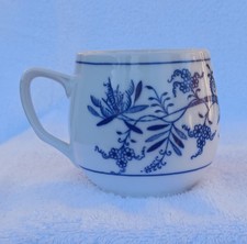 Zwiebelmuster Becher Banák