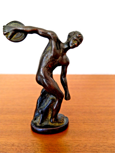 Antike bronzefigur mit - bronzefigur,