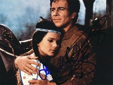 Uschi Glas & Götz George Autogramm handsigniert Winnetou  Apanatschi  usw. X59