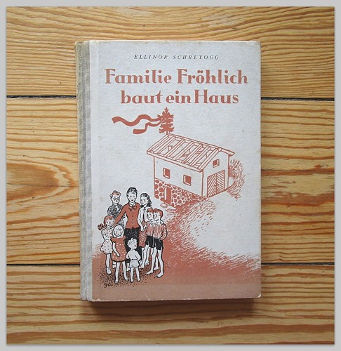 Familie fröhlich baut ein - baut,
