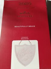 Hallmark Keepsake Porzellan Ornament Beautifully Brave 2020