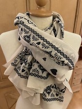 Halstuch, Kopftuch oder Schal