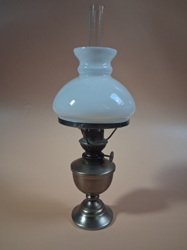 Klassische petroleumlampe - petroleumlampe, v