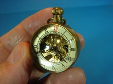 Kugel-Uhr. HA. Römische Ziffern.  Metall + Glas. Funktioniert. Durchm. ca. 3cm.