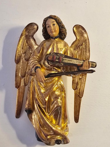 Engel handgeschnitzt und