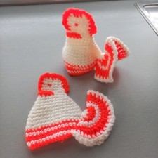 2 Eierwärmer   Hahn  rosa/weiß  -  Handarbeit