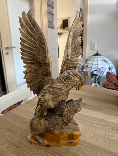 Handgeschnitzte holzskulptur - handgeschnitzte,