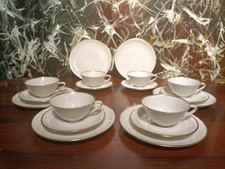 ESCHENBACH Germany, 18 teiliges Teeservice / 6 Personen - Elfenbein mit Goldrand