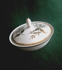 Bonboniere Deckeldose Porzellan Graf von Henneberg Ätzgold mit Rosendekor