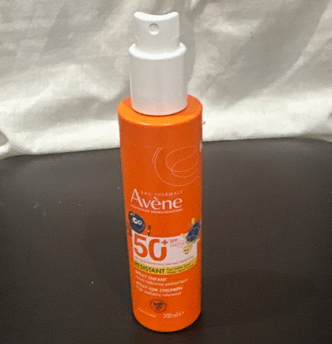 Avène eau thermale - eau, kinder