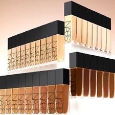 Nars NATURAL RADIANT LONGWEAR