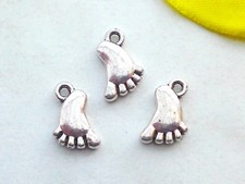 10x Anhänger Füße 16x10mm Charms Füßchen Baby Fuß Abdruck Schmuck Deko Basteln
