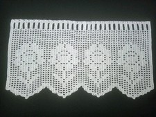 1 Häkelgardine, Blumen