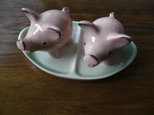 *Alt*Salz-und Pfefferstreuer*Goebel Porzellan*Schweinchen auf kl.Tablett*