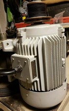 SIEMENS 3-Phasen-Elektromotor 3 kW, 715 U/Min, 50-60 Hz 380-440V (CARPIGIANI)