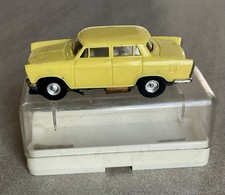 Faller AMS PKW Fiat 1800 gelb  / Motor dreht / Räder drehen, mit Box