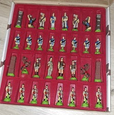 Handgemalte Zinn-Schachfiguren – Römer gegen Gallier