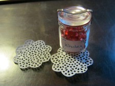 2 Papierdeckchen klitzekleine