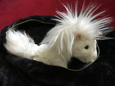 STEIFF EINHORN & EDLE TASCHE: SCHWARZES PLAID IN FELL-OPTIK MIT ÜBERRASCHUNG