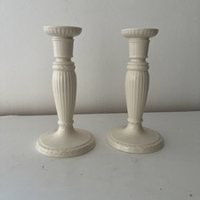 Paar cremefarbene Wedgwood von
