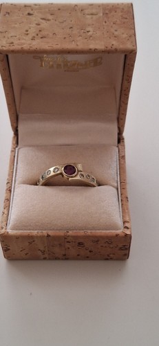 Goldring 585 mit rubin - rubin, 8