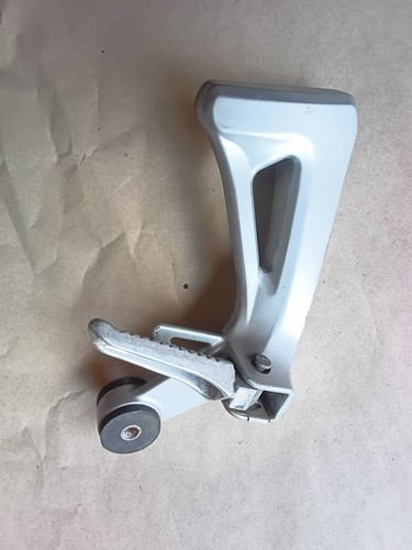 Sv650 fußraste hinten rechts - fußraste,