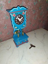 Ältere Stand-Uhr mit Funktion