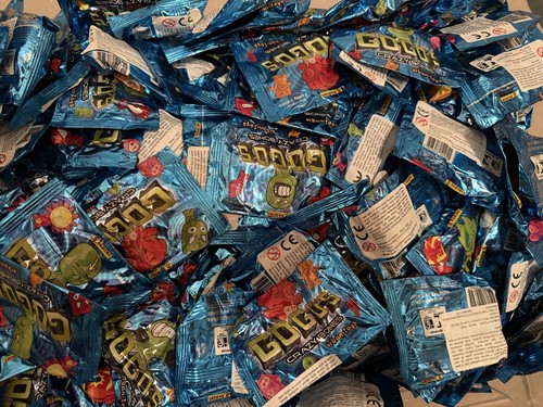 Lot 500 sealed packs - lot,