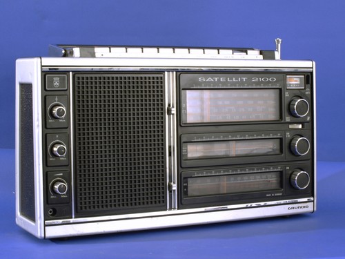 GRUNDIG-WELTEMPFÄNGER-RADIO-S