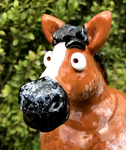 Pferd braun mit - pferd, pendelbeinen