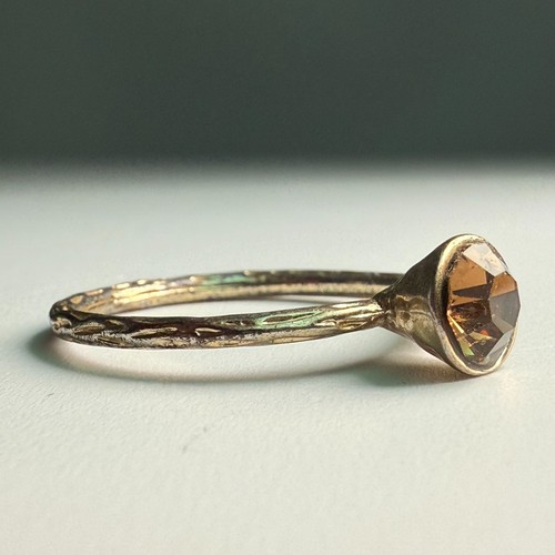 Ring goldfarben rauchbraun