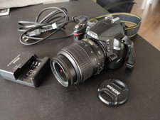 Nikon D3000 DSLR Kit mit AF-S