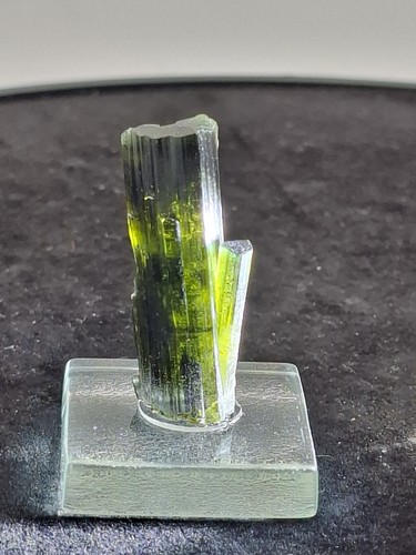 Grüner turmalin elbait - turmalin,