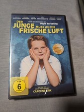 Der Junge muss an die frische