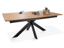 Ausziehbarer Massivholztisch
