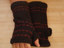 Armstulpen handgestrickt, gefüttert, Pulswärmer, Wollstulpen, warme Stulpen