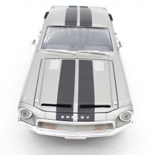 Road Signature 1:18 92168 Ford